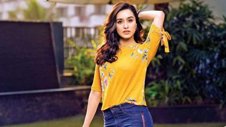 Shraddha Kapoor Nickname, Father name, Mother name and Family details