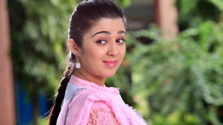 Charmy Kaur Nickname, Father name, Mother name and Family details
