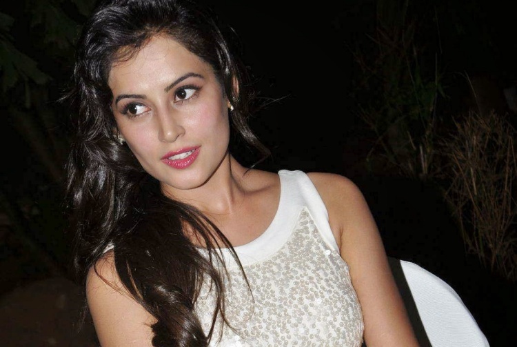 Disha Pandey Figure, Height, Weight, Hair Colour and Eye Colour