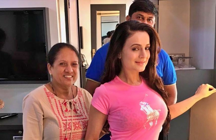 Ameesha Patel Nickname, Father name, Mother name and Family details